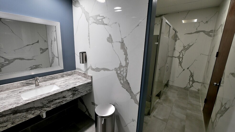 More Photos Of 800 Tully Rd, Houston Office For Lease