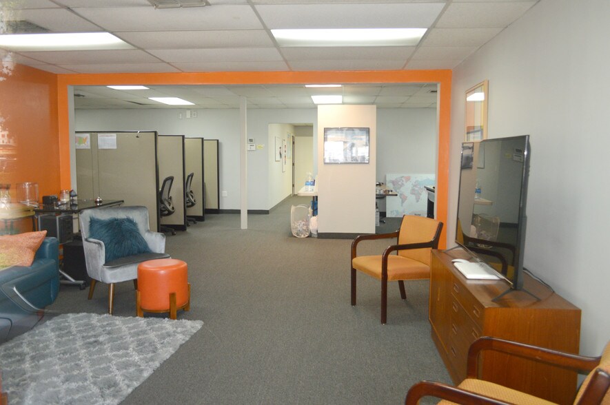 More Photos Of 1140-1180 Solana Ave, Winter Park Flex For Lease