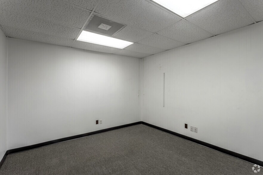 More Photos Of 15925 Morales Rd, Houston Unknown For Lease