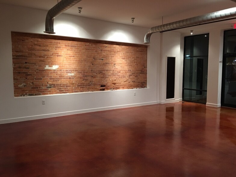 More Photos Of 2008 Central Ave, Cincinnati Loft Creative Space For Lease