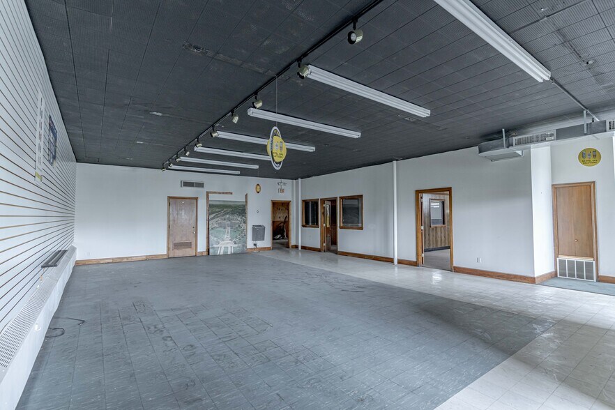 More Photos Of 706 E Broadway, Louisville Storefront For Sale