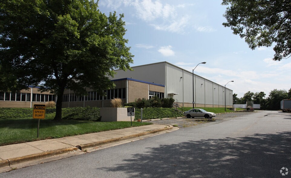 More Photos Of 2300 Craftsman Cir, Hyattsville Warehouse For Lease