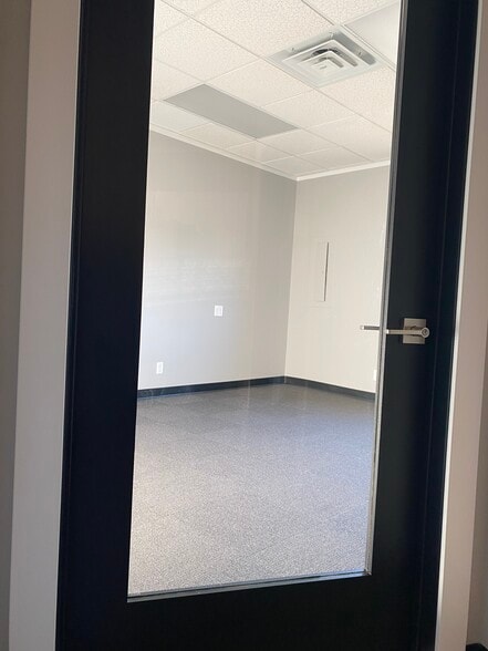 More Photos Of 6201 S 58th St, Lincoln Office For Lease