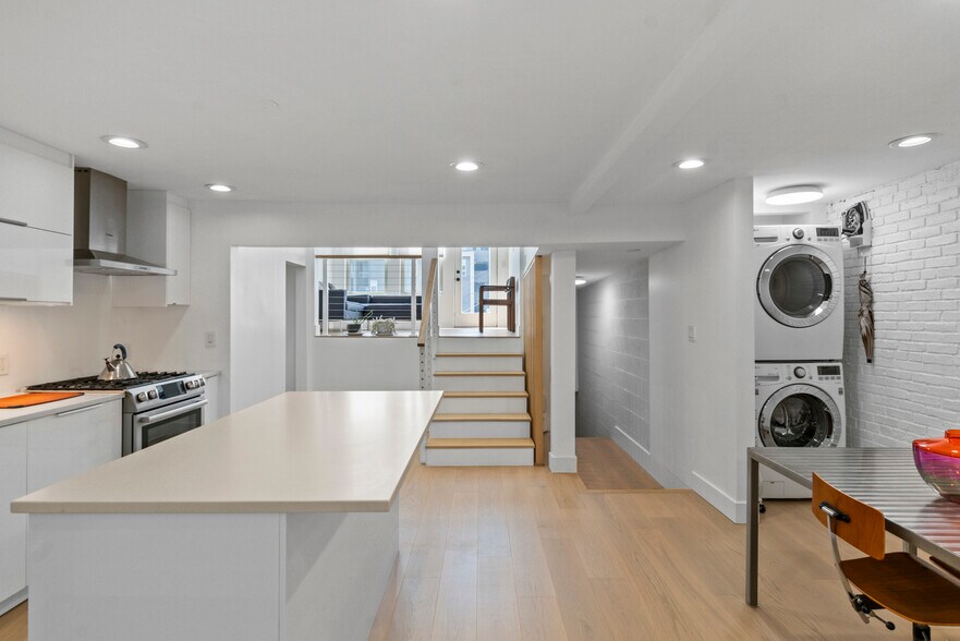 More Photos Of 422 S Highland Ave, Baltimore Storefront Retail Residential For Sale