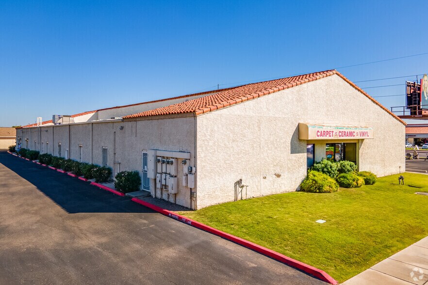 More Photos Of 9421 W Bell Rd, Sun City Unknown For Lease