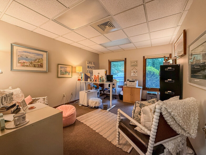 More Photos Of 6509 Hudspeth Rd, Harrisburg Office For Sale