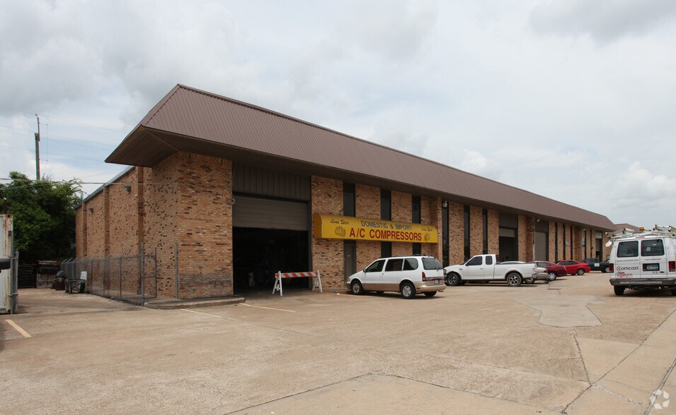 More Photos Of 5005 Gessner Dr, Houston Warehouse For Lease