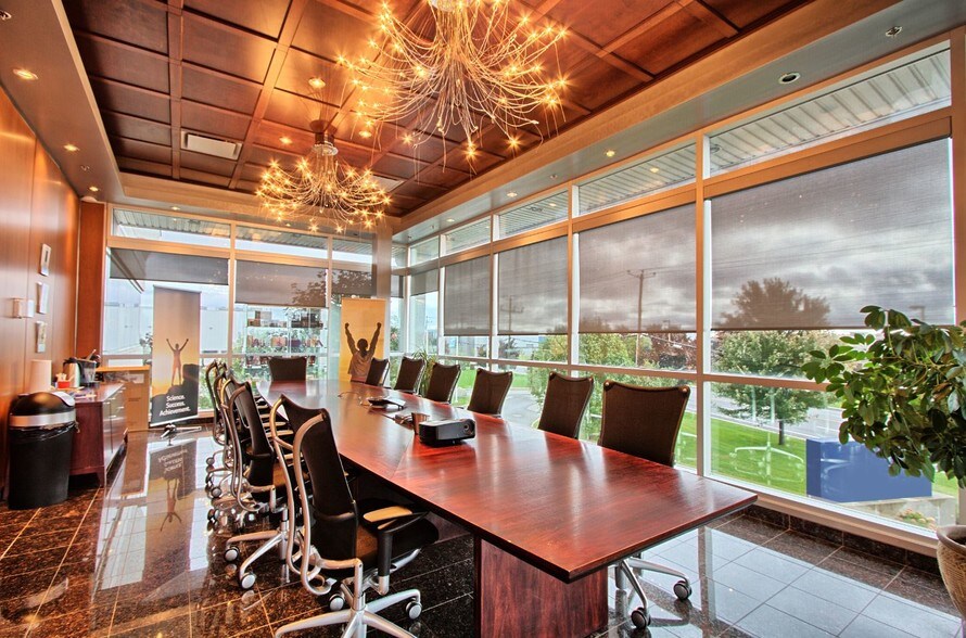 More Photos Of 300 Rue Joseph-Carrier, Vaudreuil-dorion Industrial For Sale