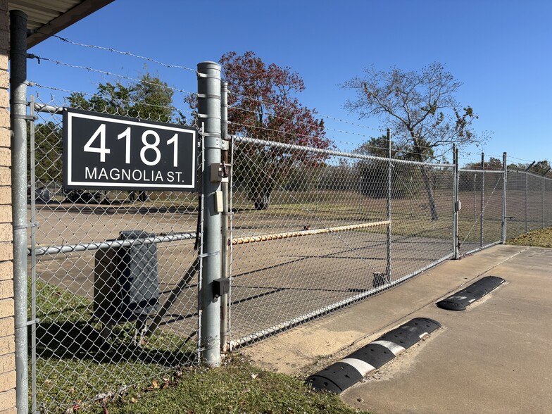 More Photos Of 4181 Magnolia St, Pearland Manufacturing For Lease