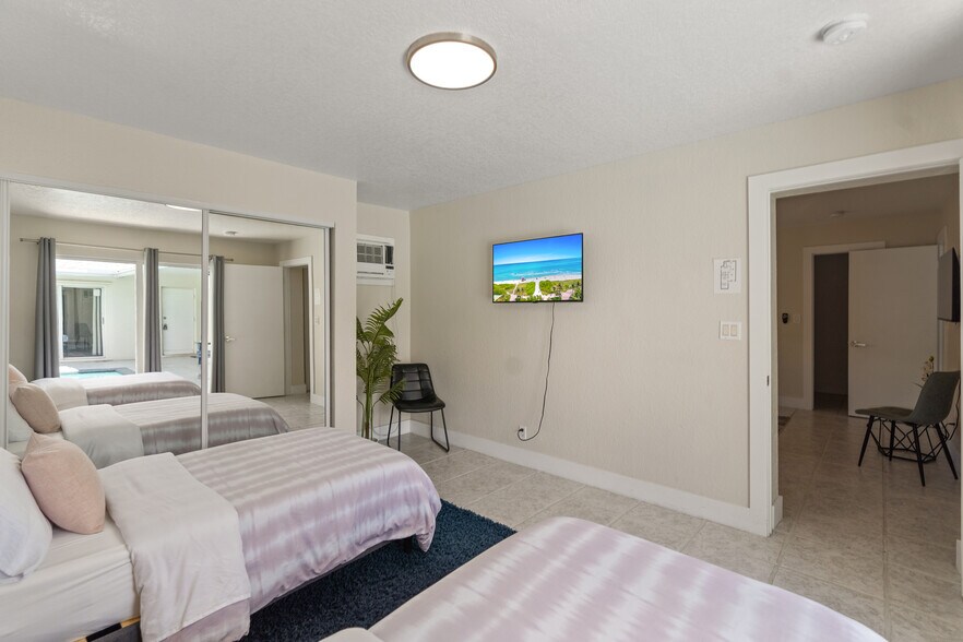 More Photos Of 1520 NE 51st St, Fort Lauderdale Apartments For Sale