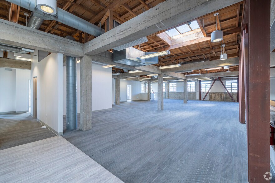 More Photos Of 380 Washington St, Oakland Unknown For Lease