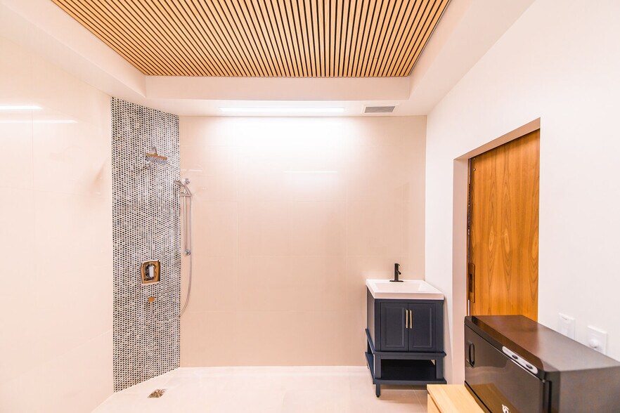 More Photos Of 324183 Mount Elgin Rd, South-West Oxford Golf Course Driving Range For Sale