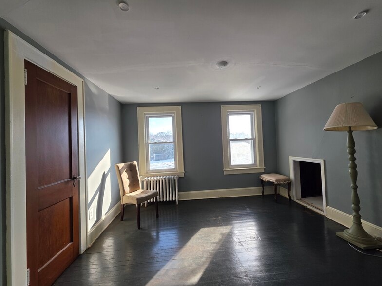 More Photos Of 420 Townline Rd, Hauppauge Office For Sale