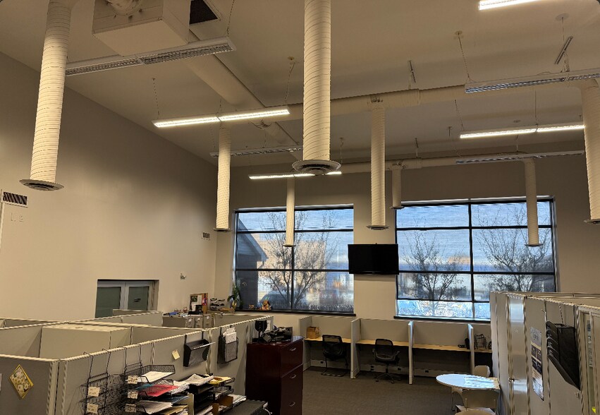 More Photos Of 401 E Amherst St, Buffalo Light Distribution For Sale