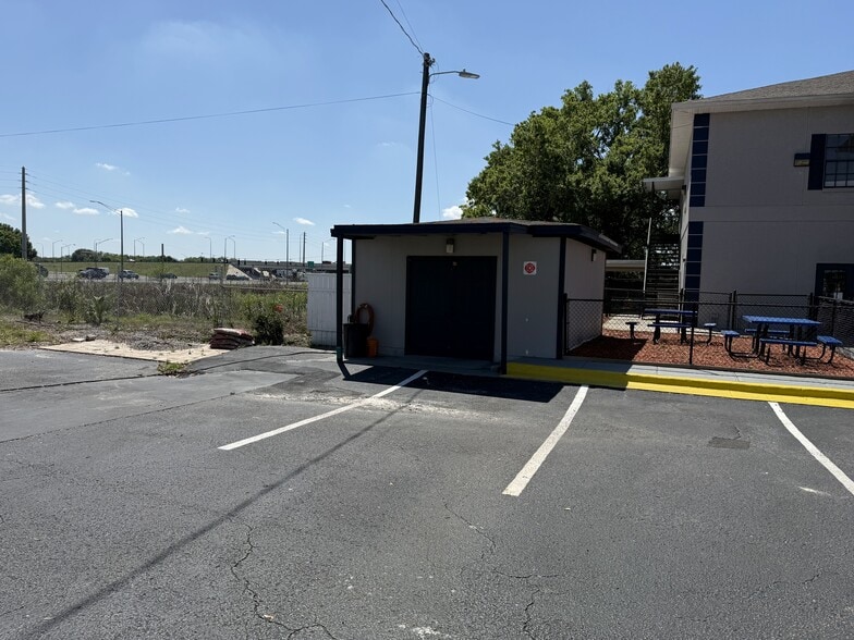 More Photos Of 1511 S US Highway 301, Tampa Office For Sale