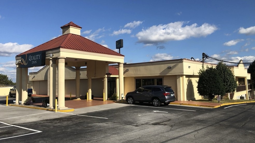 More Photos Of 1010 Cosby Hwy, Newport Hotel For Sale