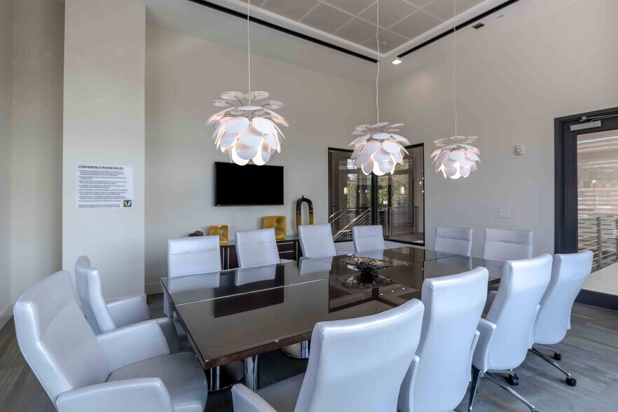 More Photos Of 101 N Wolfe St, Baltimore Apartments For Lease