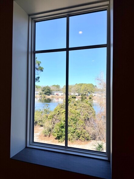 More Photos Of 814 Johnnie Dodds Blvd, Mount Pleasant Medical For Lease