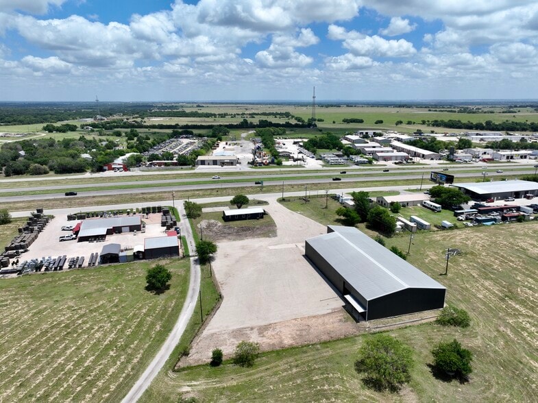 More Photos Of 4528 S Interstate 35, Alvarado Warehouse For Lease