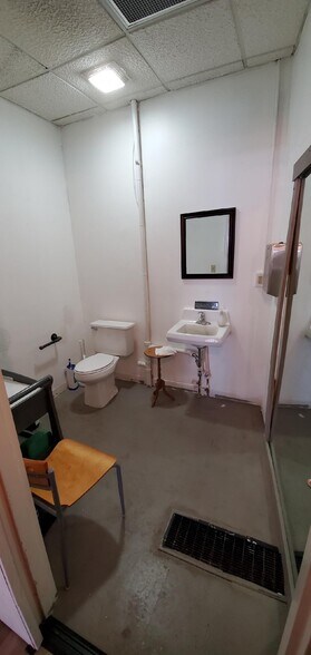 More Photos Of 1624 W University Ave, Muncie Restaurant For Lease