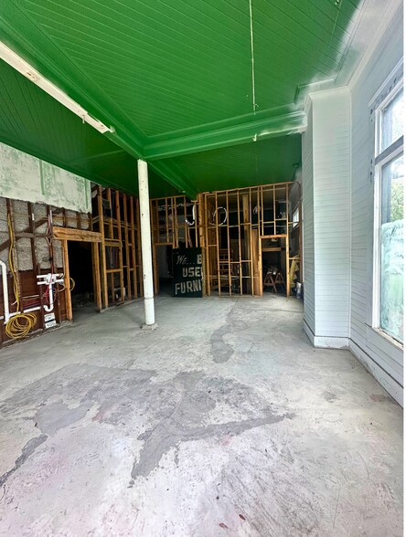 More Photos Of 222 W Duffy St, Savannah Storefront Retail Residential For Lease