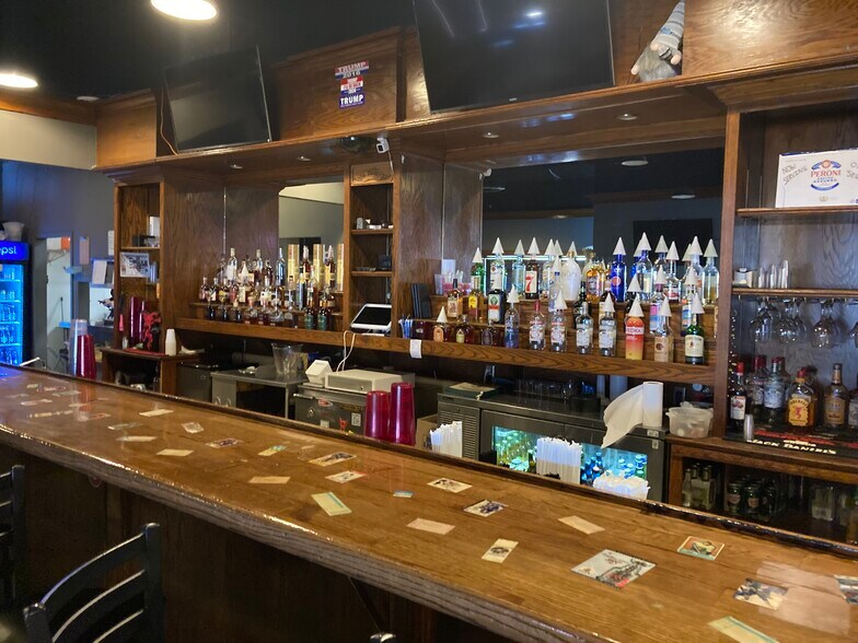 More Photos Of 2779 Whitten Rd, Memphis Bar For Sale