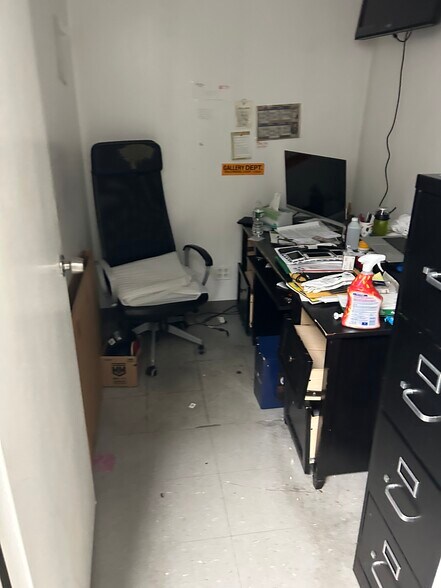 More Photos Of 4510 5th Ave, Brooklyn Storefront Retail Residential For Lease