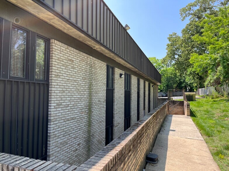 More Photos Of 6490-6492 Landover Rd, Cheverly Medical For Lease