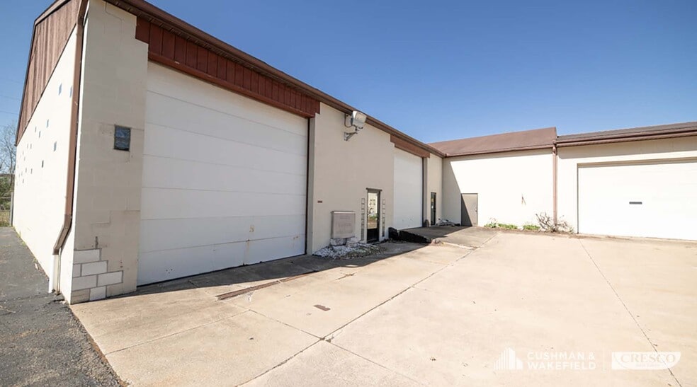 More Photos Of 1845 Harsh Ave SE, Massillon Manufacturing For Sale