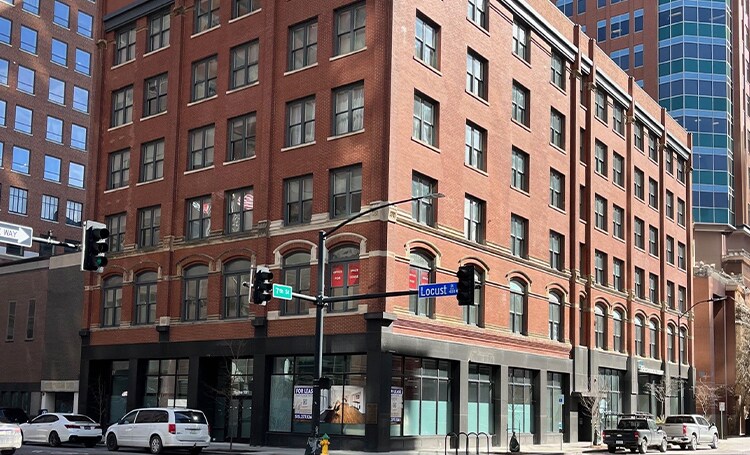 Primary Photo Of 319 7th St, Des Moines Apartments For Lease