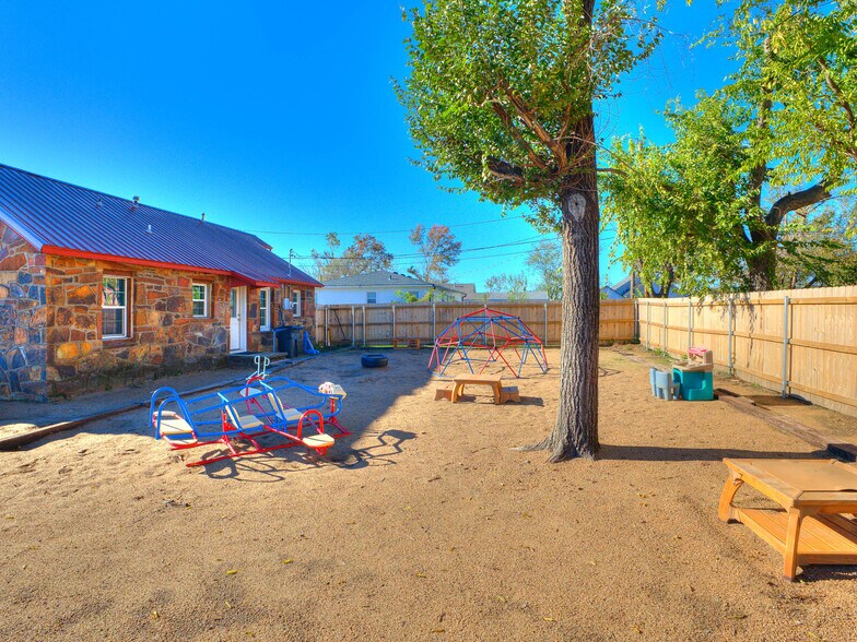 More Photos Of 305 S Chickasaw Ave, Claremore Daycare Center For Sale