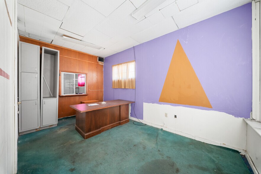More Photos Of 1601-1605 Whitaker St, Savannah Freestanding For Sale