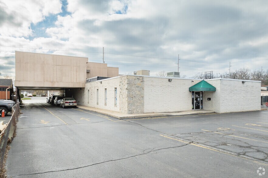 More Photos Of 4428 Secor Rd, Toledo Medical For Sale