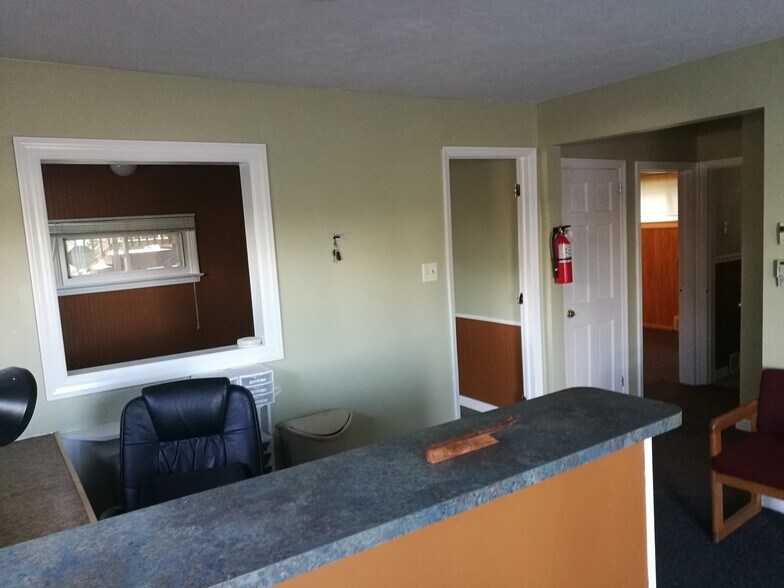 More Photos Of 1303 Veterans Hwy, Bristol Office For Sale