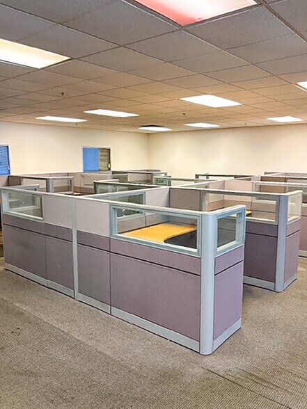 More Photos Of 5828 Smithway St, Commerce Warehouse For Lease