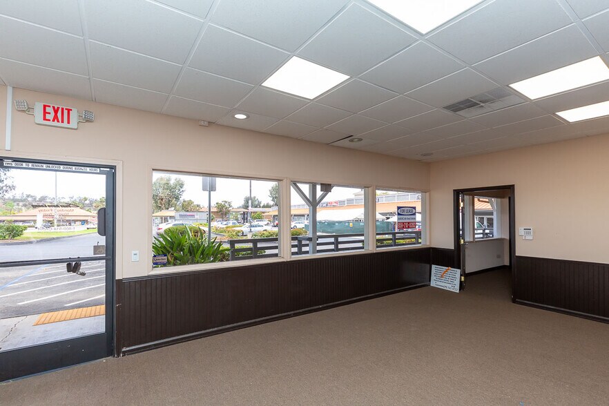 More Photos Of 200 W El Norte Pky, Escondido Unknown For Lease