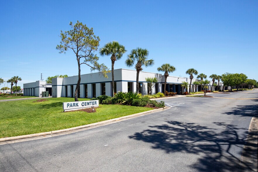 More Photos Of 2430-2492 Sand Lake Rd, Orlando Flex For Lease