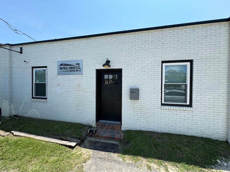 More Photos Of 3821 W Montague Ave, Charleston Flex For Sale