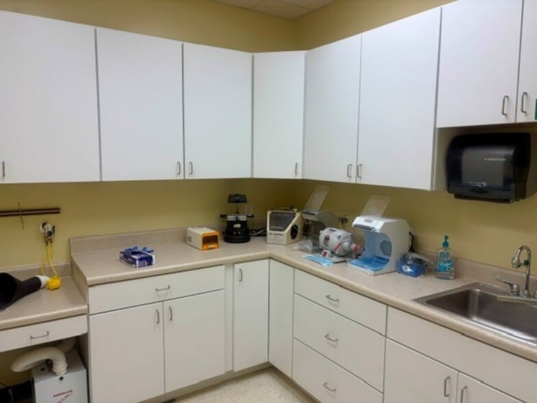 More Photos Of 1285 Wilkesboro Blvd, Lenoir Medical For Sale