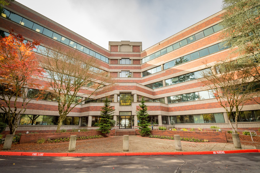 Primary Photo Of 5 Centerpointe Dr, Lake Oswego Office For Lease