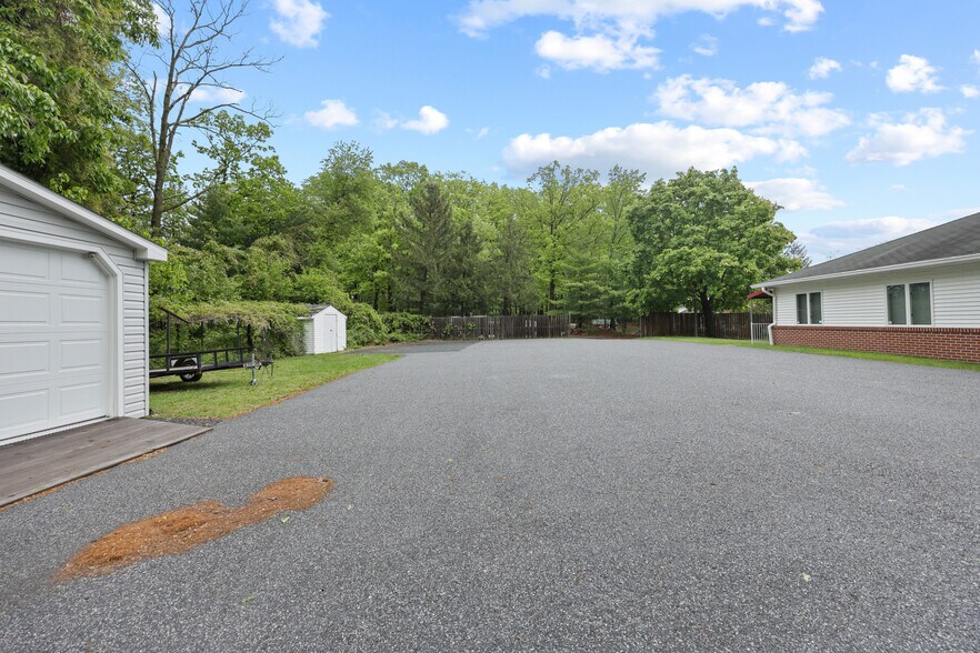 More Photos Of 3904 E Joppa Rd, Nottingham Flex For Sale