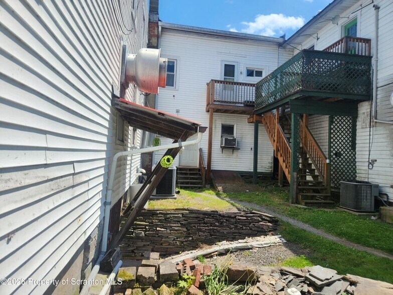 More Photos Of 271 Main St, Nicholson Storefront Retail Residential For Sale