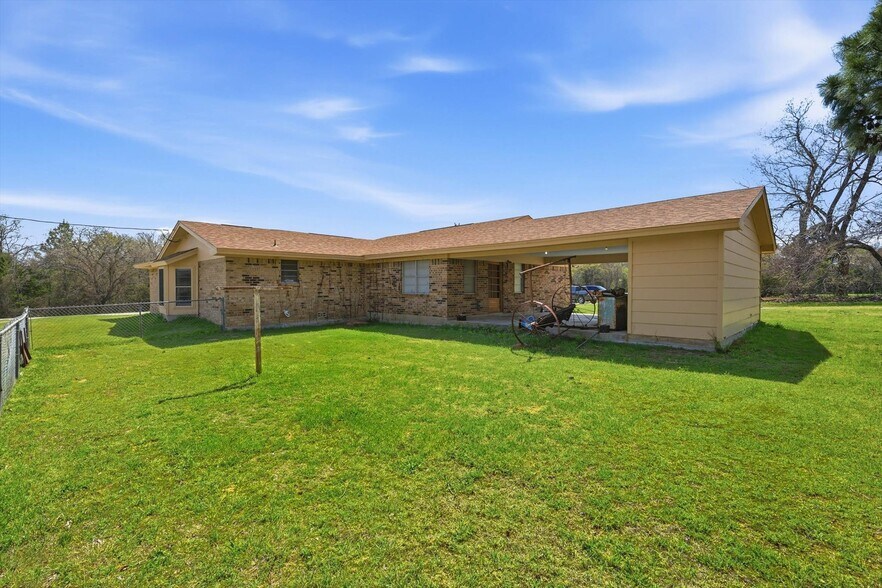 More Photos Of 2548 County Road 2690, Alvord Land For Sale