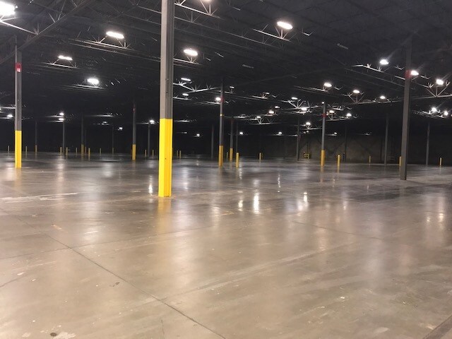 More Photos Of 2415 US Highway 78, Moody Distribution For Lease
