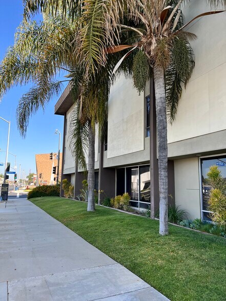 More Photos Of 8301 Florence Ave, Downey Office For Lease