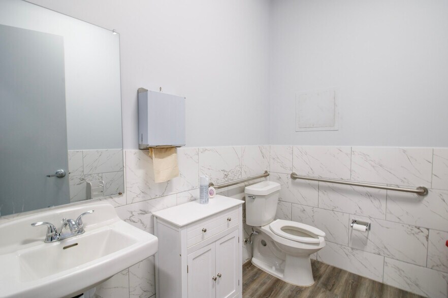 More Photos Of 350-400 Promenade Way, Sugar Land Unknown For Lease