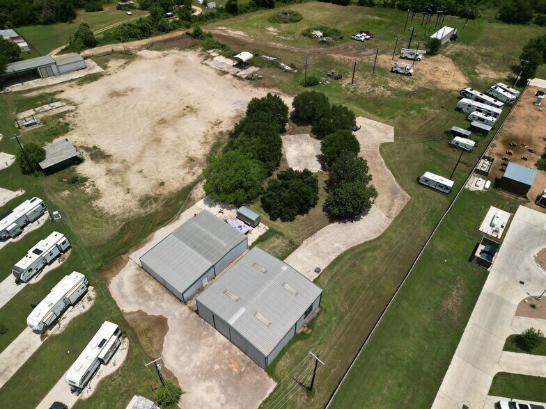 More Photos Of 126 Grist Mill Rd, Kyle Warehouse For Sale