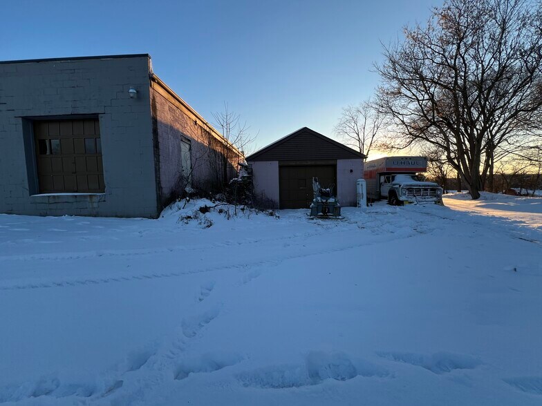 More Photos Of 2164 Guffey Rd, Irwin Supermarket For Sale