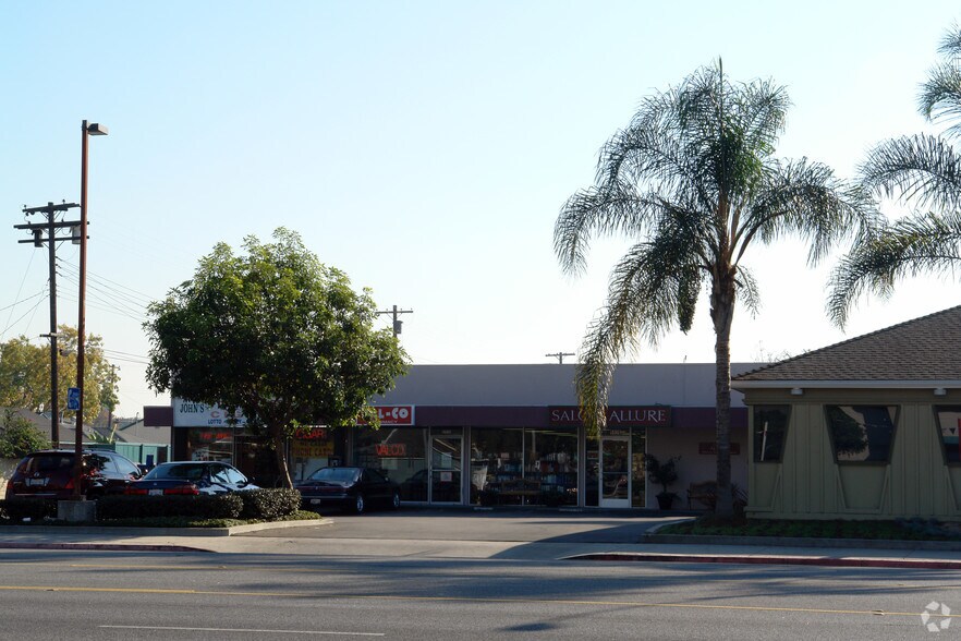 More Photos Of 5926-5932 Del Amo Blvd, Lakewood Freestanding For Lease