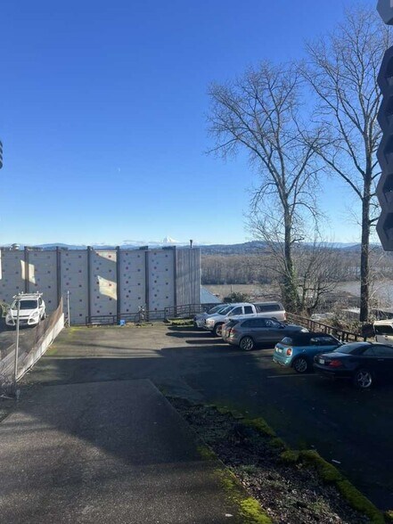 More Photos Of 224 S Hamilton St, Portland Office For Sale